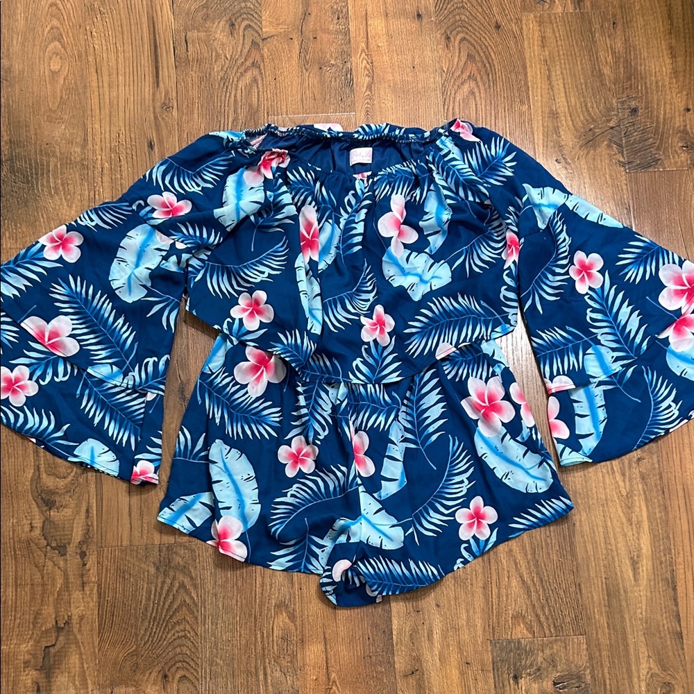 New Pink Lily Dramatic Dreams tropical bell sleeve shorts romper